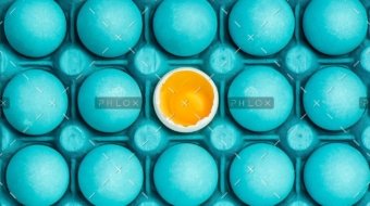 demo-attachment-8-minimal-visual-art-design-with-eggs-PEHTYBQ